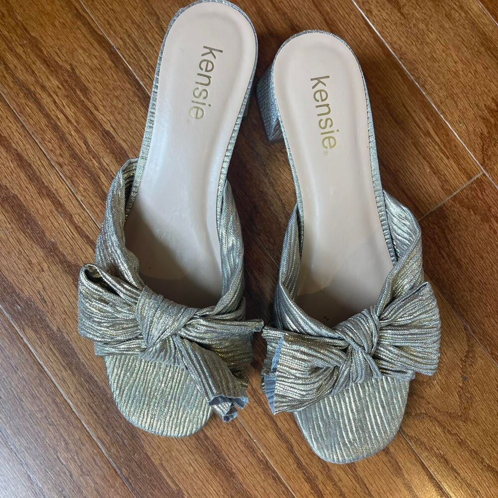 Kensie Women's Sandals Y2K Retro Bow Gold Silver Coquette Feminine Sandals 8.5 - Picture 2 of 6